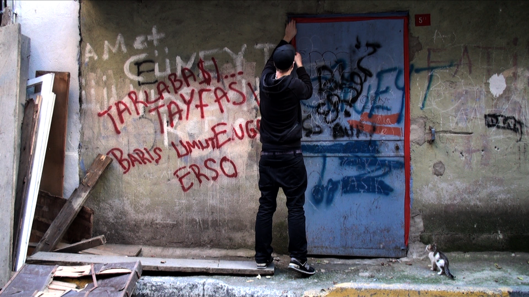 Red Tape (Don't go into Tarlabasi), 2010, HD Video, 07'09", Still from video